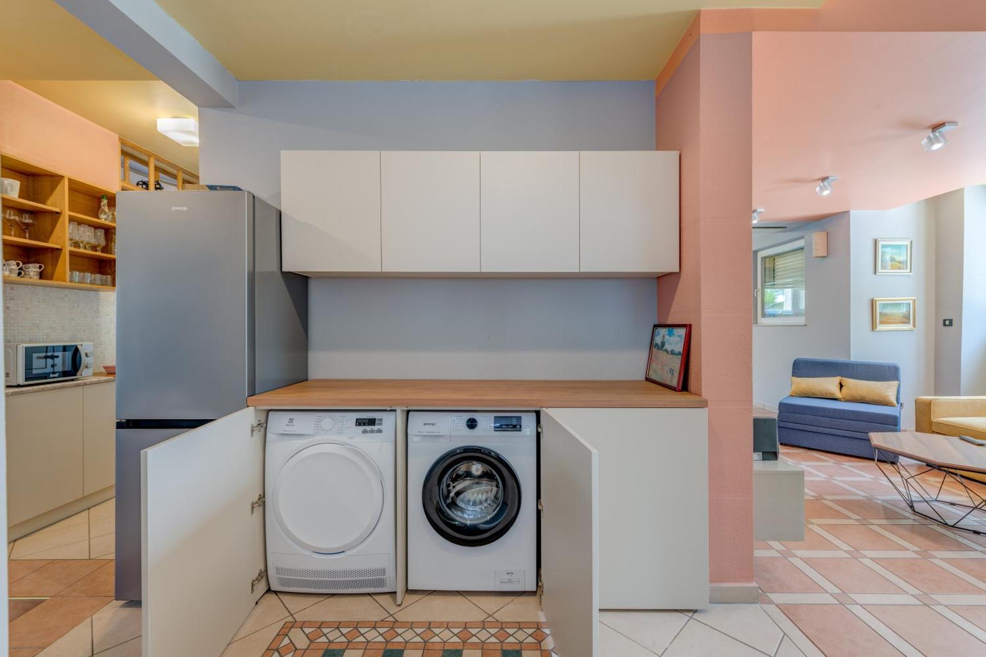 Blue Dolphin Apartment - Private Indoor Pool, Jacuzzi, Garden Split Exterior foto